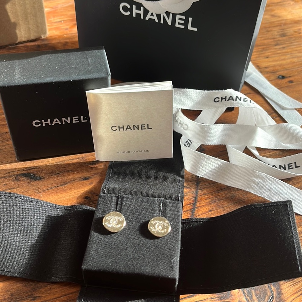 Chanel Bijoux Fantaisie Earrings